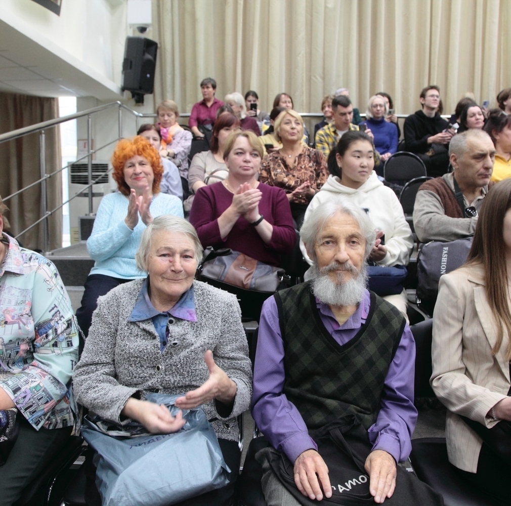 Презентация путеводителя на областном книжном фестивале Презентация путеводителя на областном книжном фестивале