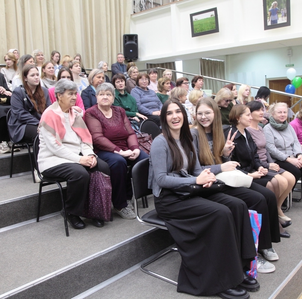 Презентация путеводителя на областном книжном фестивале Презентация путеводителя на областном книжном фестивале