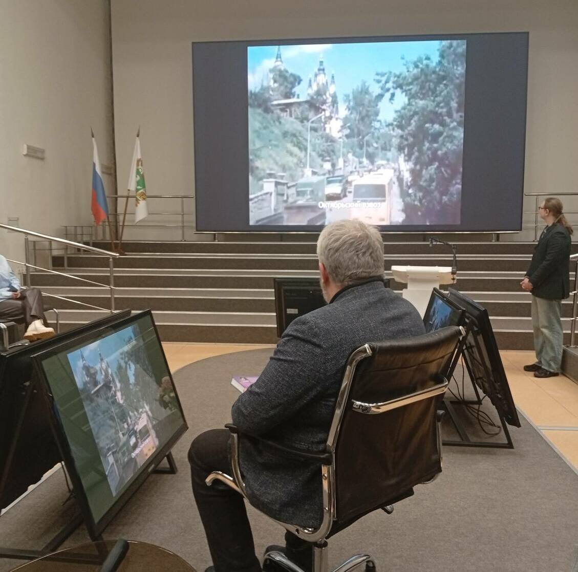 Презентация путеводителя на областном книжном фестивале Презентация путеводителя на областном книжном фестивале