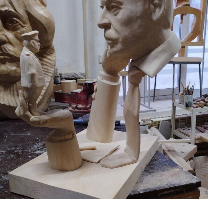 В творческой мастерской Леонтия Усова