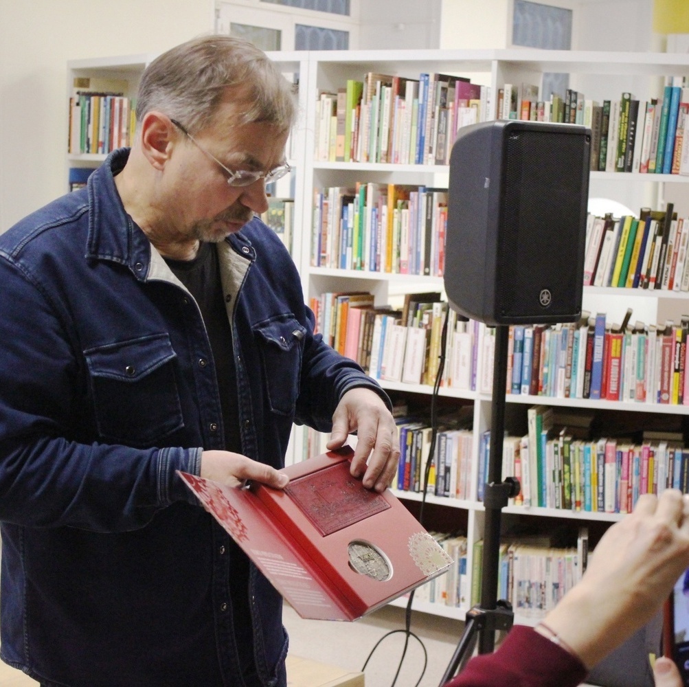 Презентация  "Томск через столетия. Памятники томского зодчества"