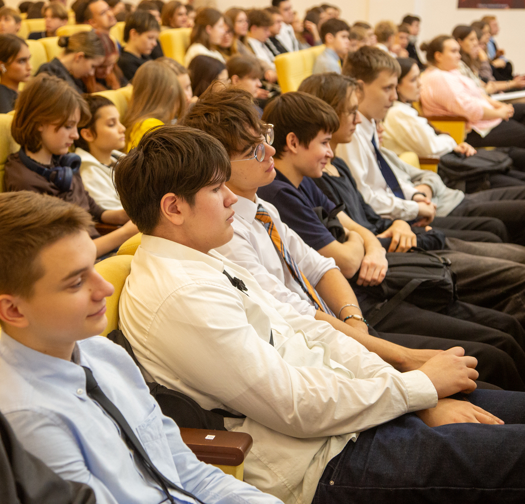 презентация путеводителя в Губернаторском Светленском лицее презентация путеводителя в Губернаторском Светленском лицее