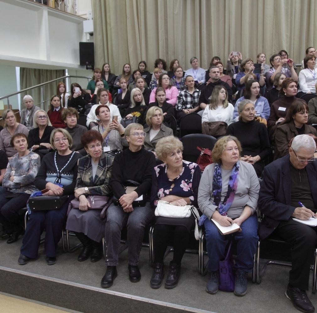 Презентация путеводителя на областном книжном фестивале Презентация путеводителя на областном книжном фестивале