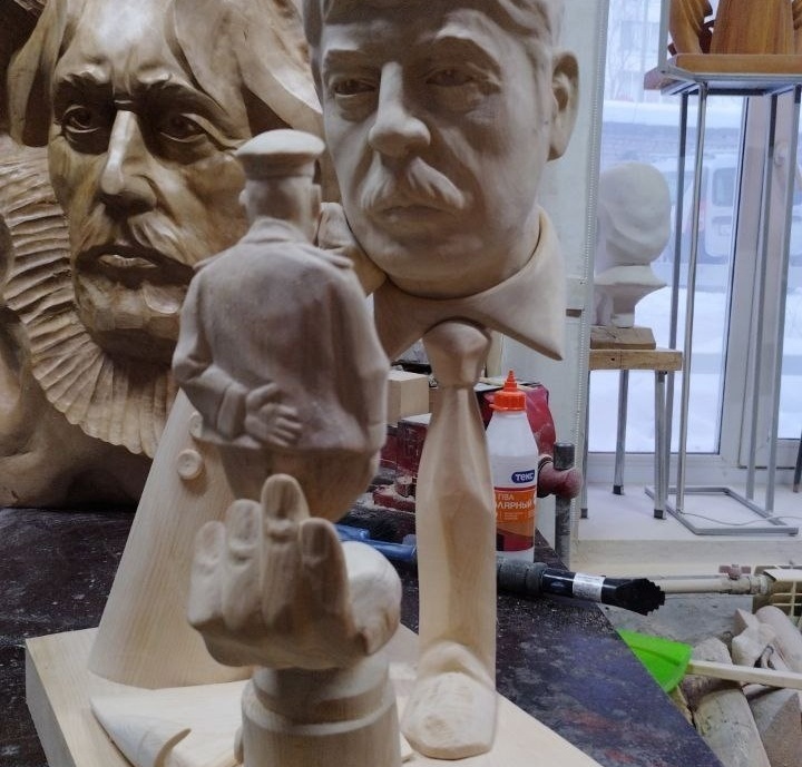 В творческой мастерской Леонтия Усова