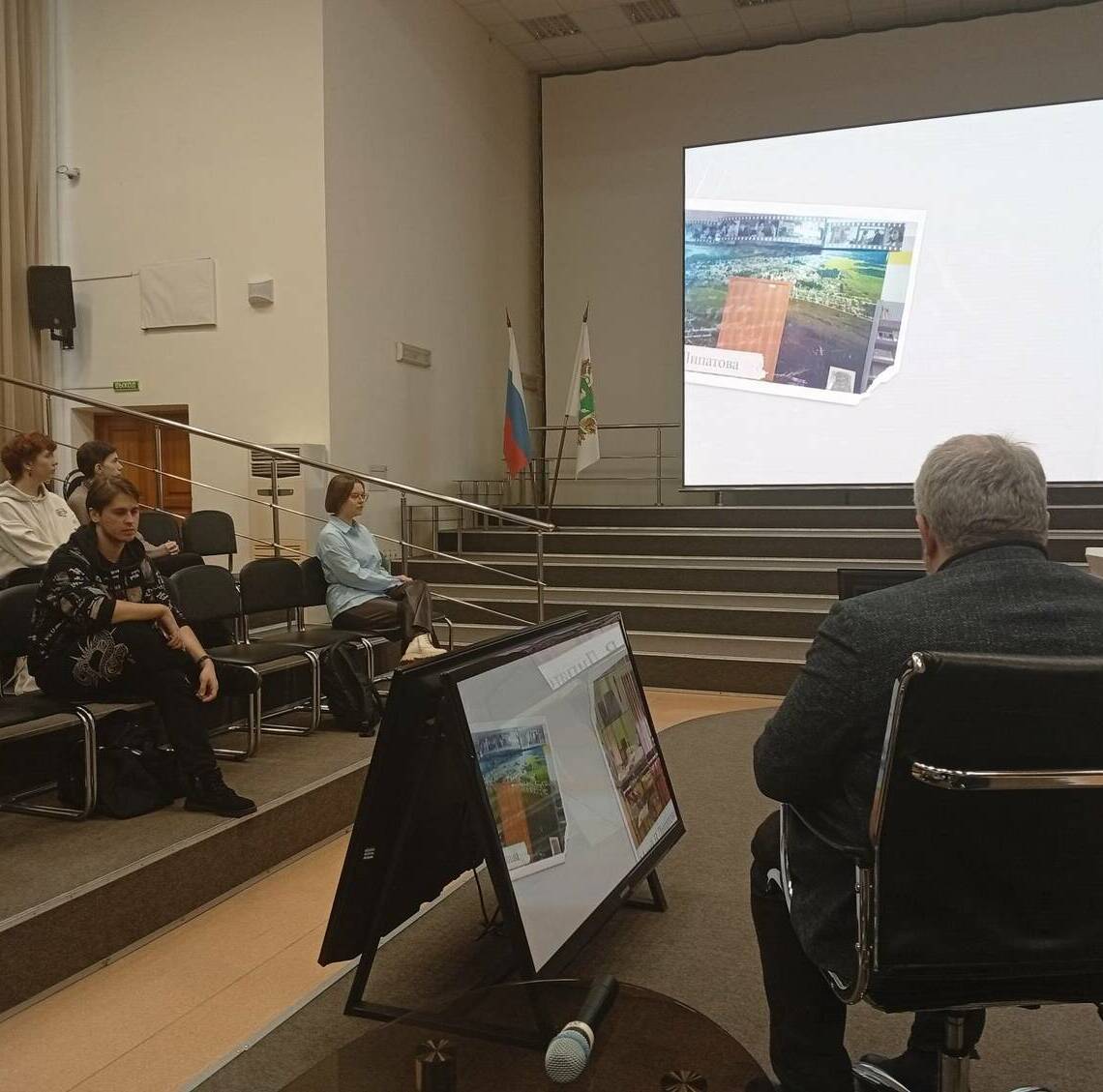 Презентация путеводителя на областном книжном фестивале Презентация путеводителя на областном книжном фестивале